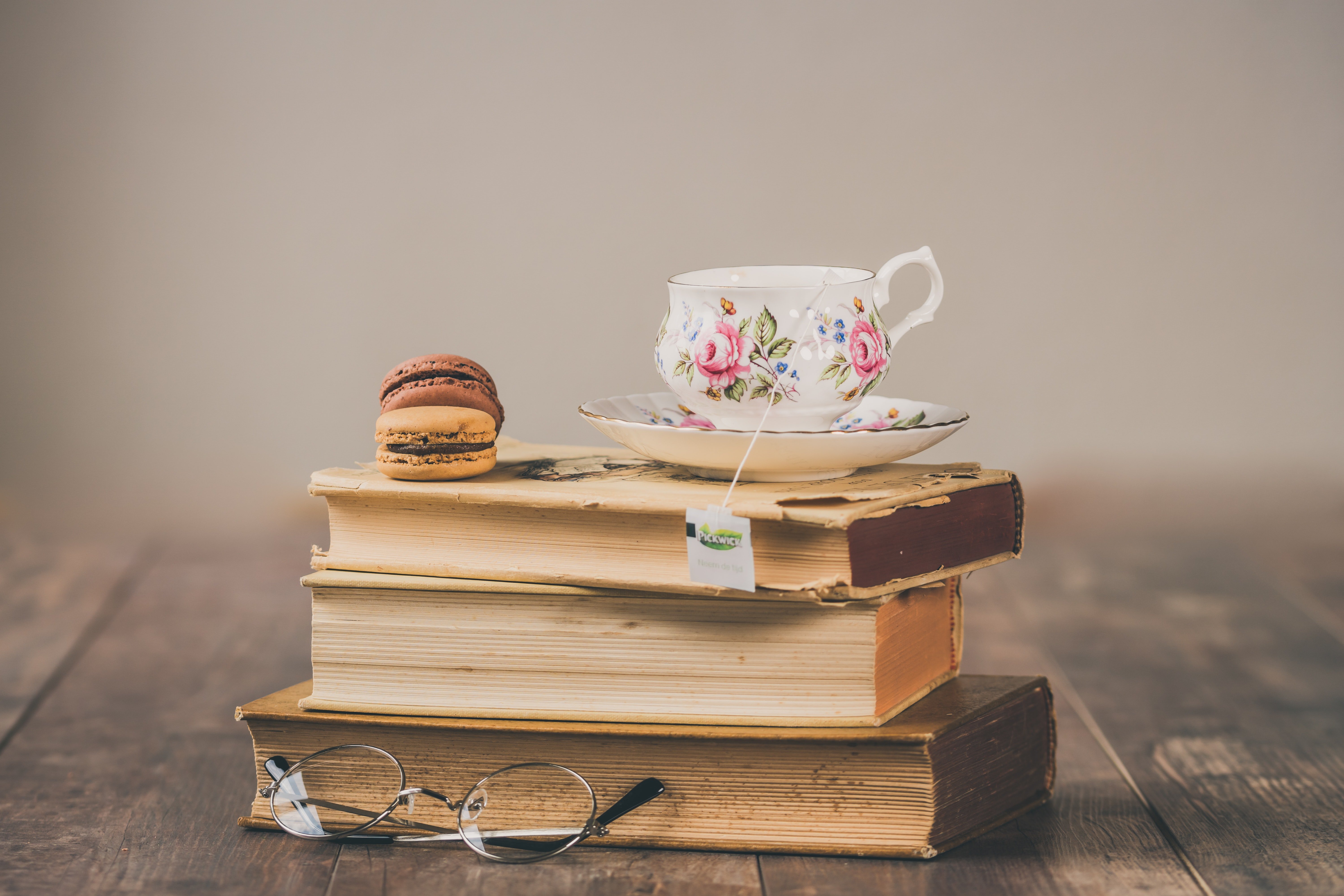 Jane joined the neighborhood book club after being invited by Amanda. | Source: Pexels