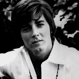 Bobby Sherman, a teen hero who gave up his Hollywood career to raise his family, delivered five children in a field.